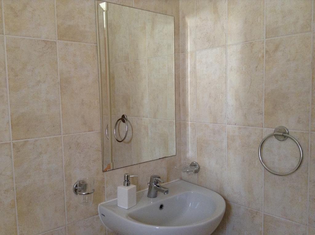 Adriana Holiday Resort Paphos 客房 照片