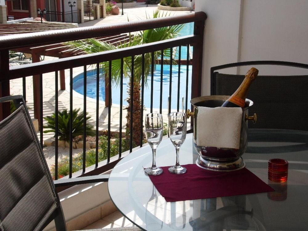 Adriana Holiday Resort Paphos 外观 照片