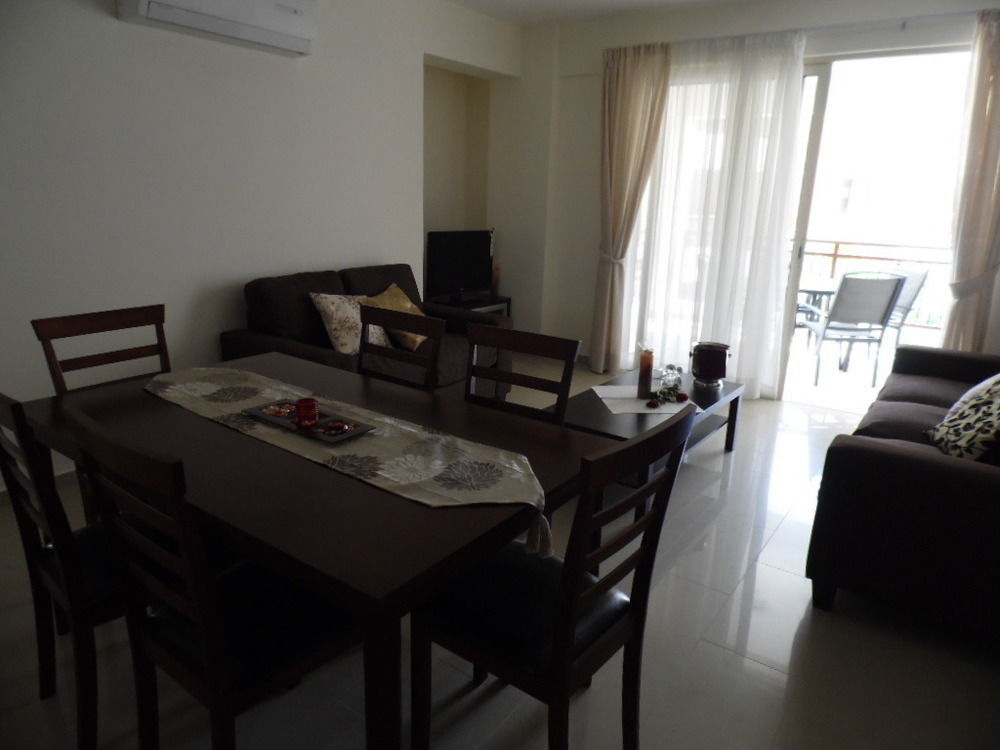 Adriana Holiday Resort Paphos 外观 照片