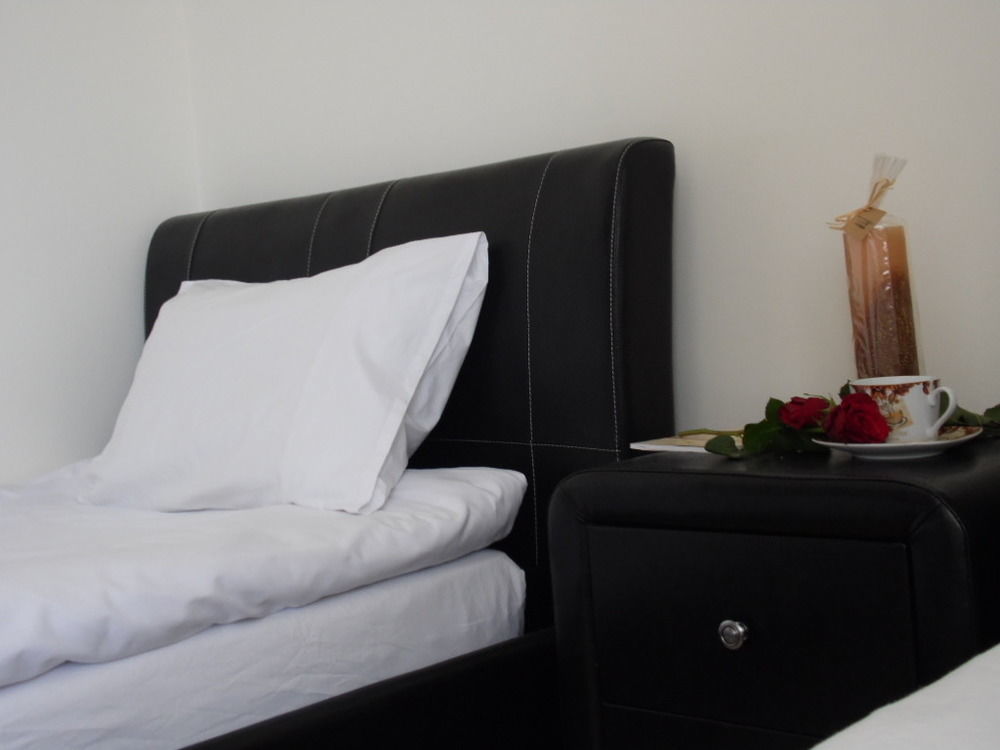 Adriana Holiday Resort Paphos 外观 照片